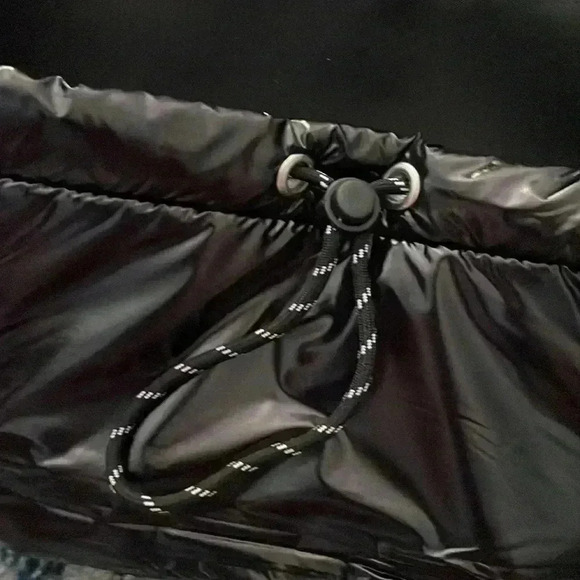 Nautica seas the day black fanny pack or Crossbody bag recycled materials NWT - Picture 2 of 8